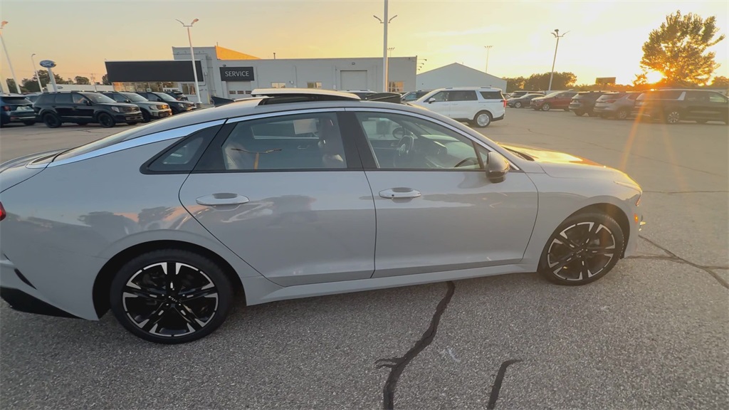 2024 Kia K5 GT-Line photo 9