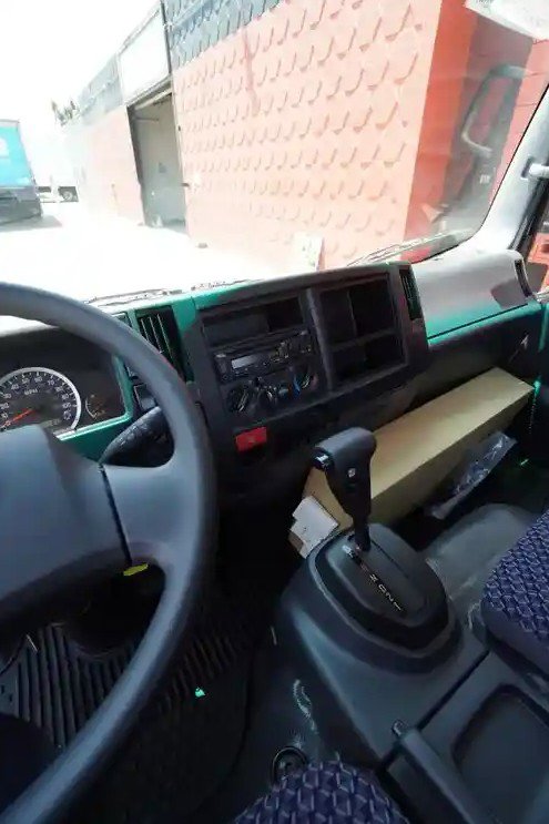 2024 Isuzu NRR Standard photo 4