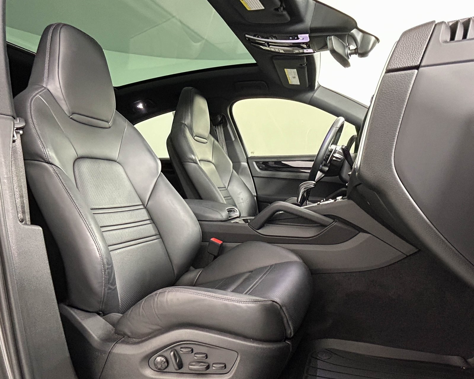 2023 Porsche Cayenne E-Hybrid Coupe photo 22