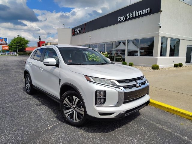 2025 Mitsubishi Outlander Sport SE's photo