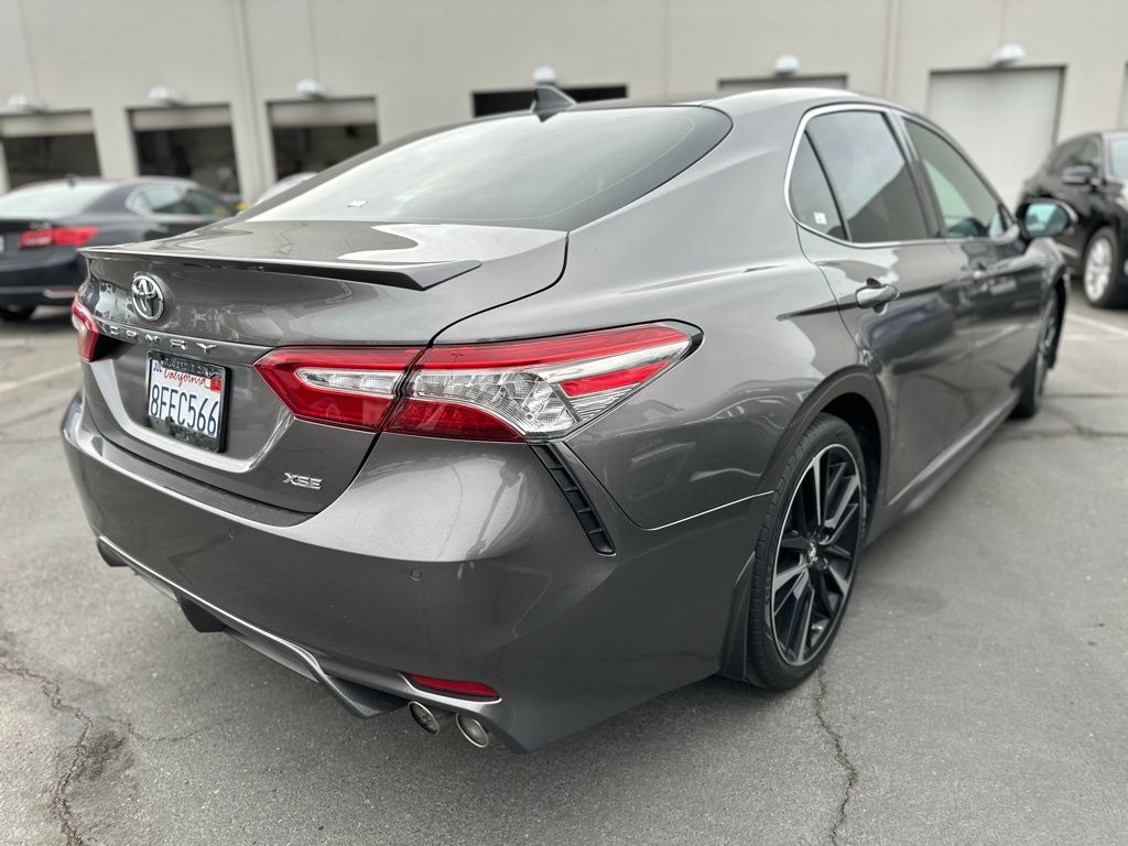 2018 Toyota Camry XSE V6 photo 7