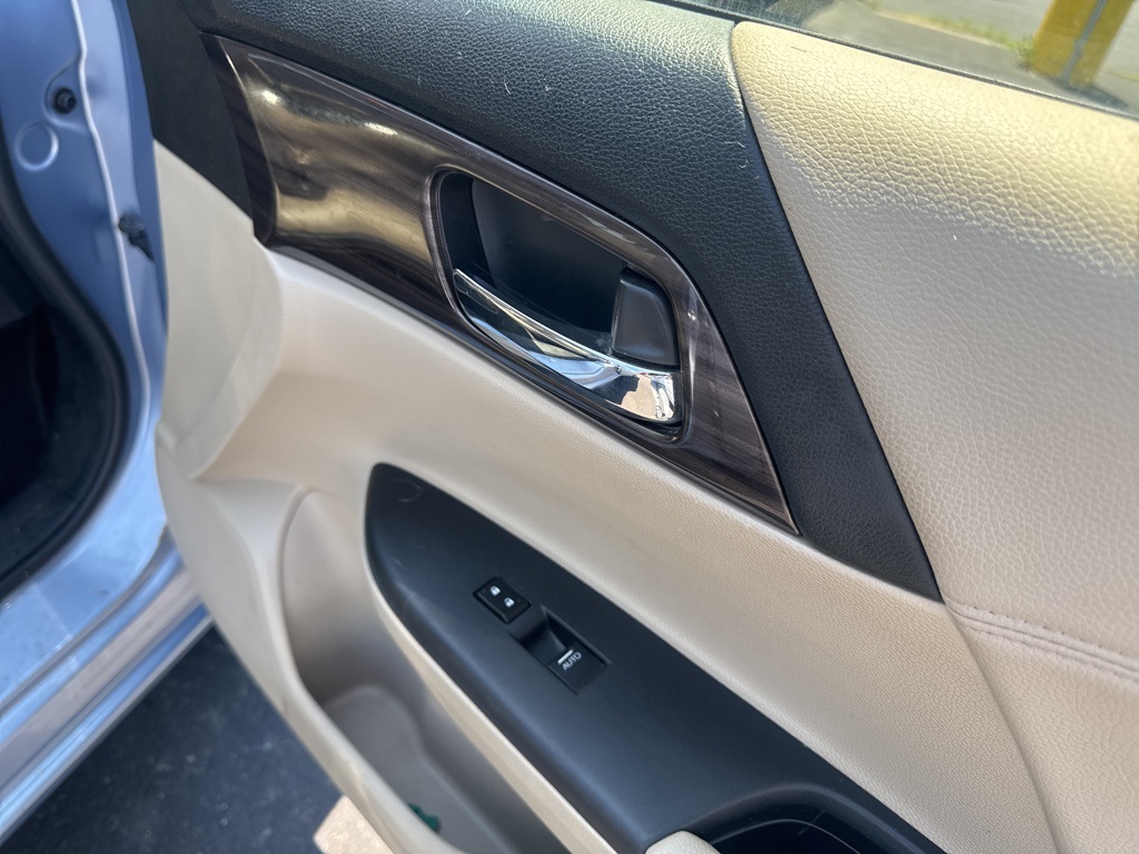 2017 Honda Accord Hybrid EX-L photo 23