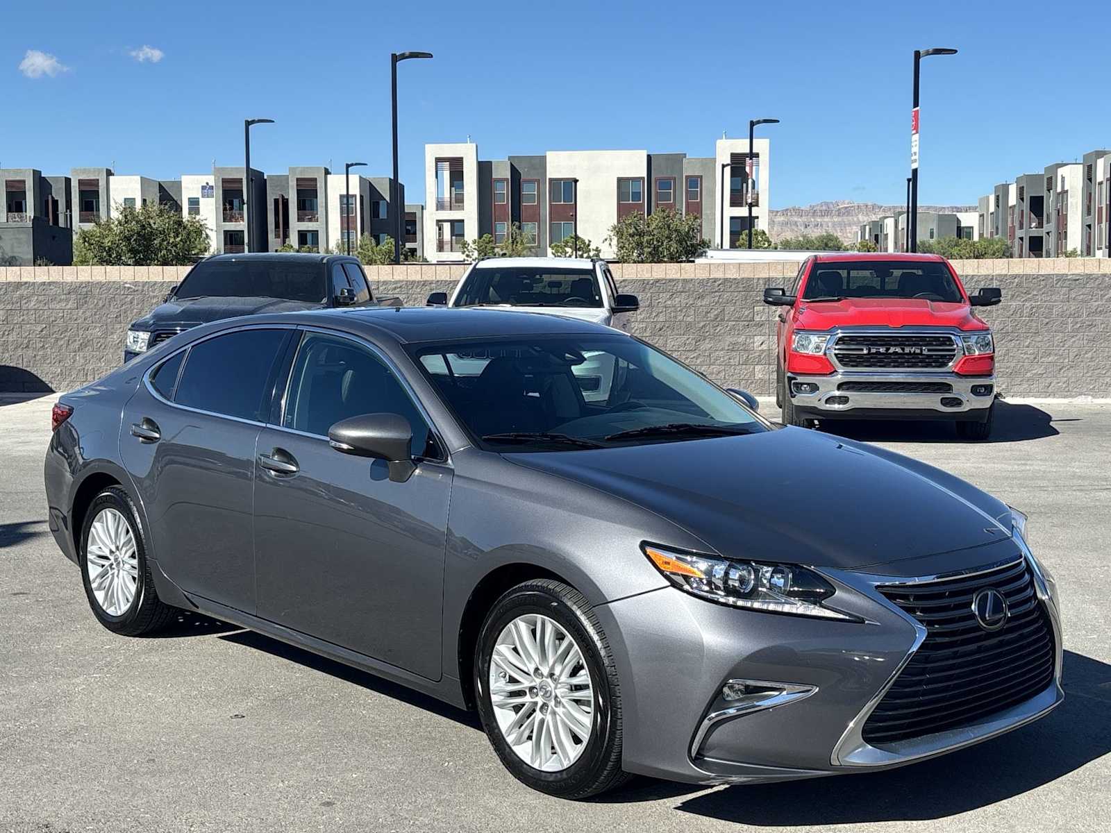 2017 Lexus ES 350 photo 3