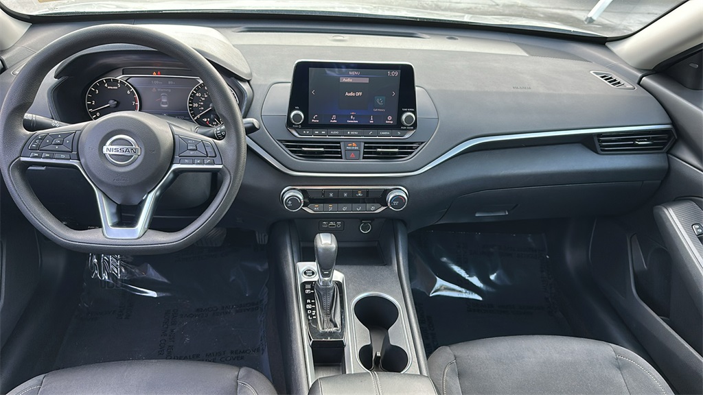 2022 Nissan Altima 2.5 SV photo 13