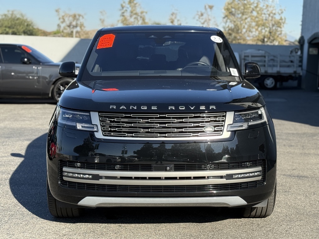 2023 Land Rover Range Rover SE photo 2