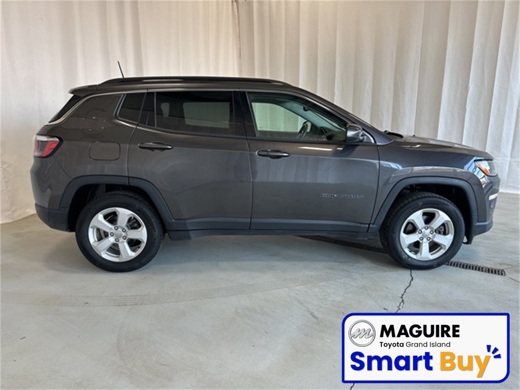 2020 Jeep Compass Latitude photo 2