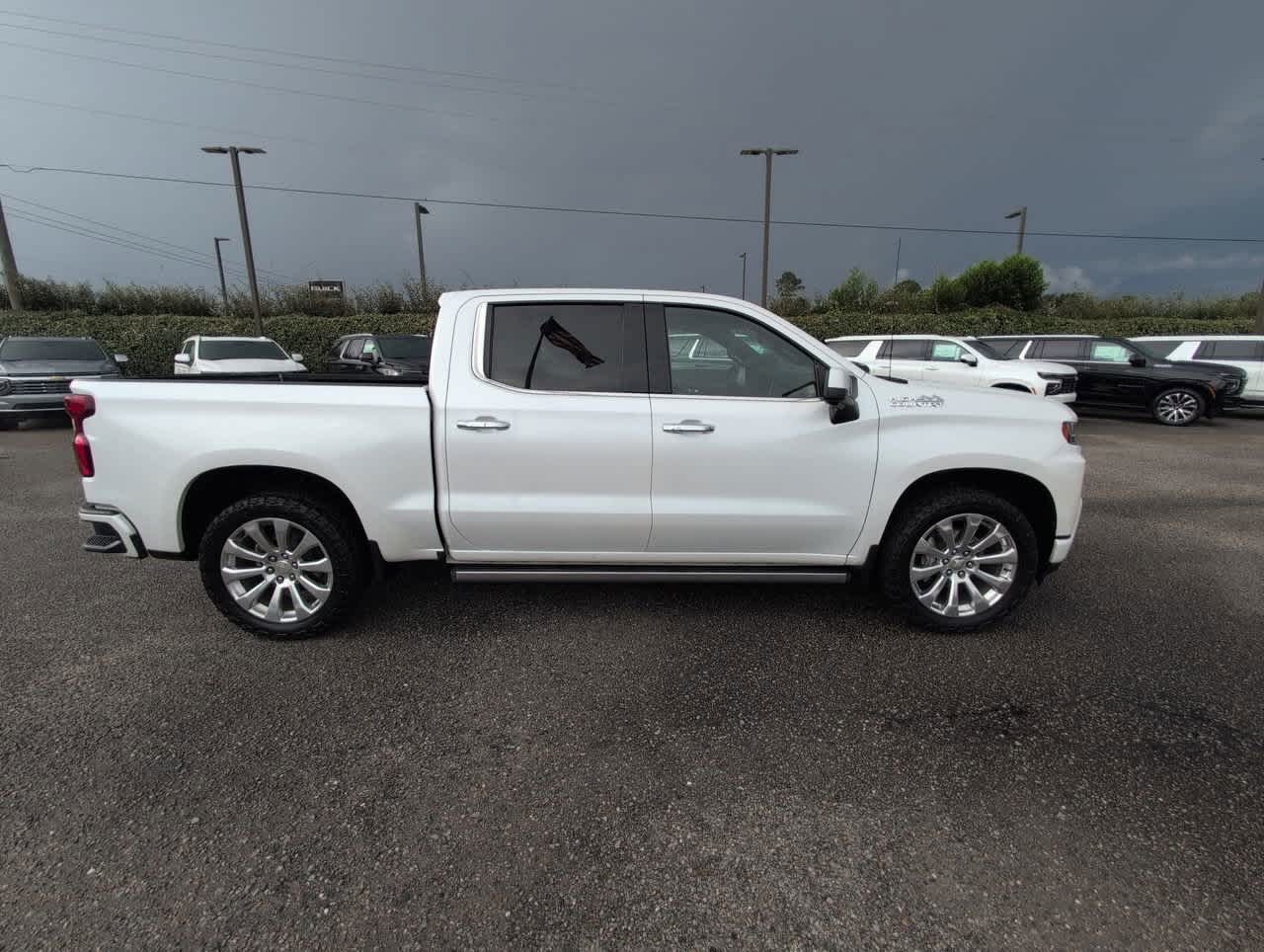 2020 Chevrolet Silverado 1500 High Country photo 9