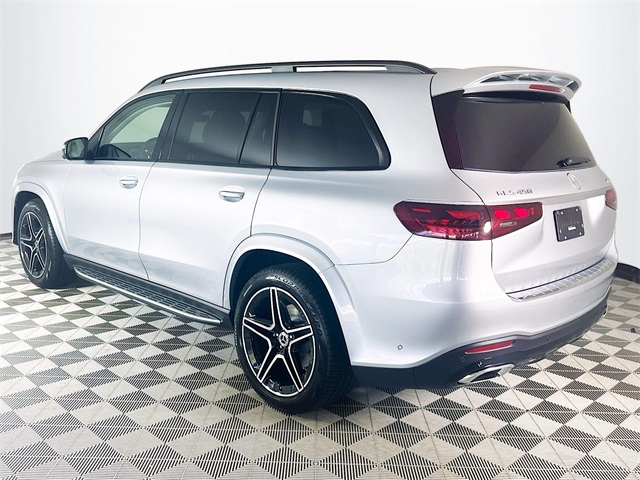 2026 Mercedes Benz GLS 450 4MATIC photo 4