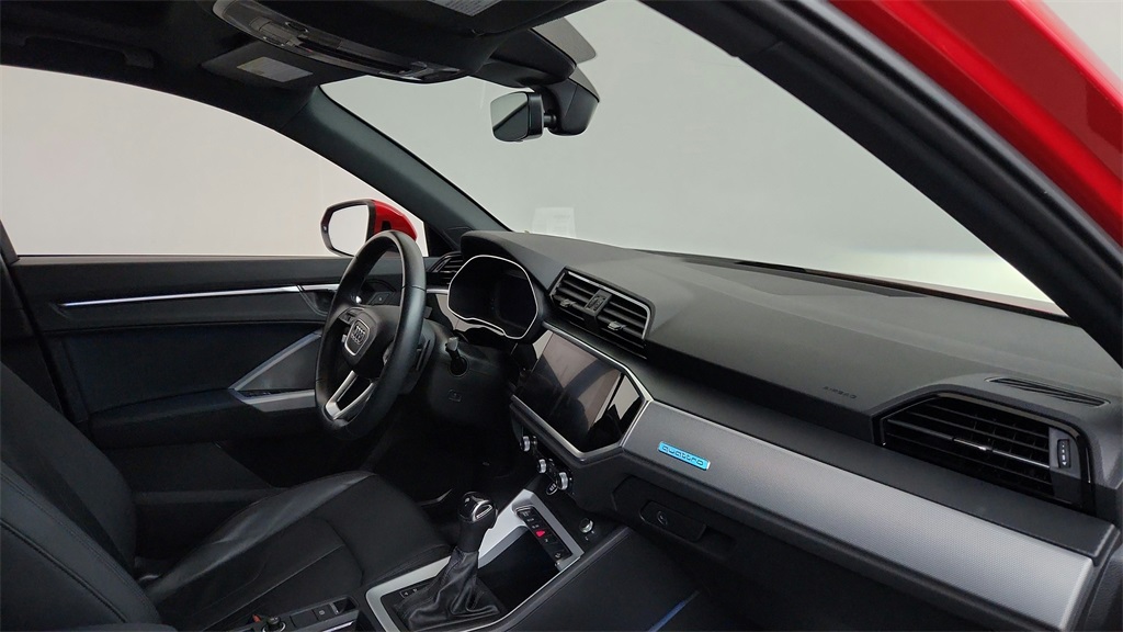2022 Audi Q3 S line Premium Plus photo 9
