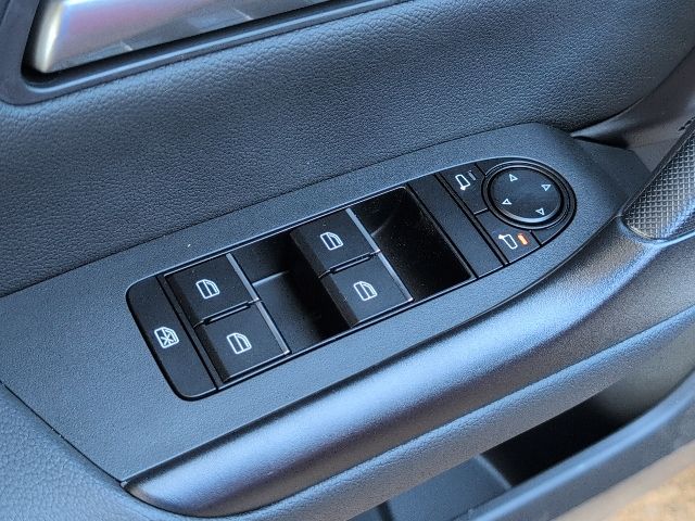 2025 Mazda CX-50 2.5 Select photo 21