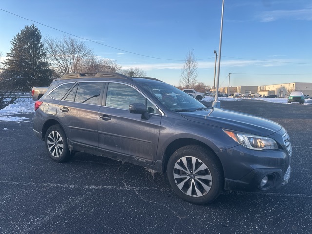 2016 Subaru Outback Limited's photo