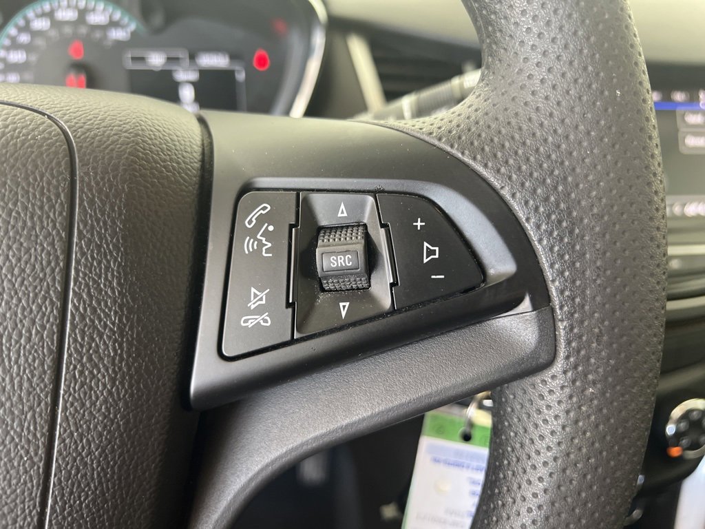 2022 Chevrolet Trax LS photo 9
