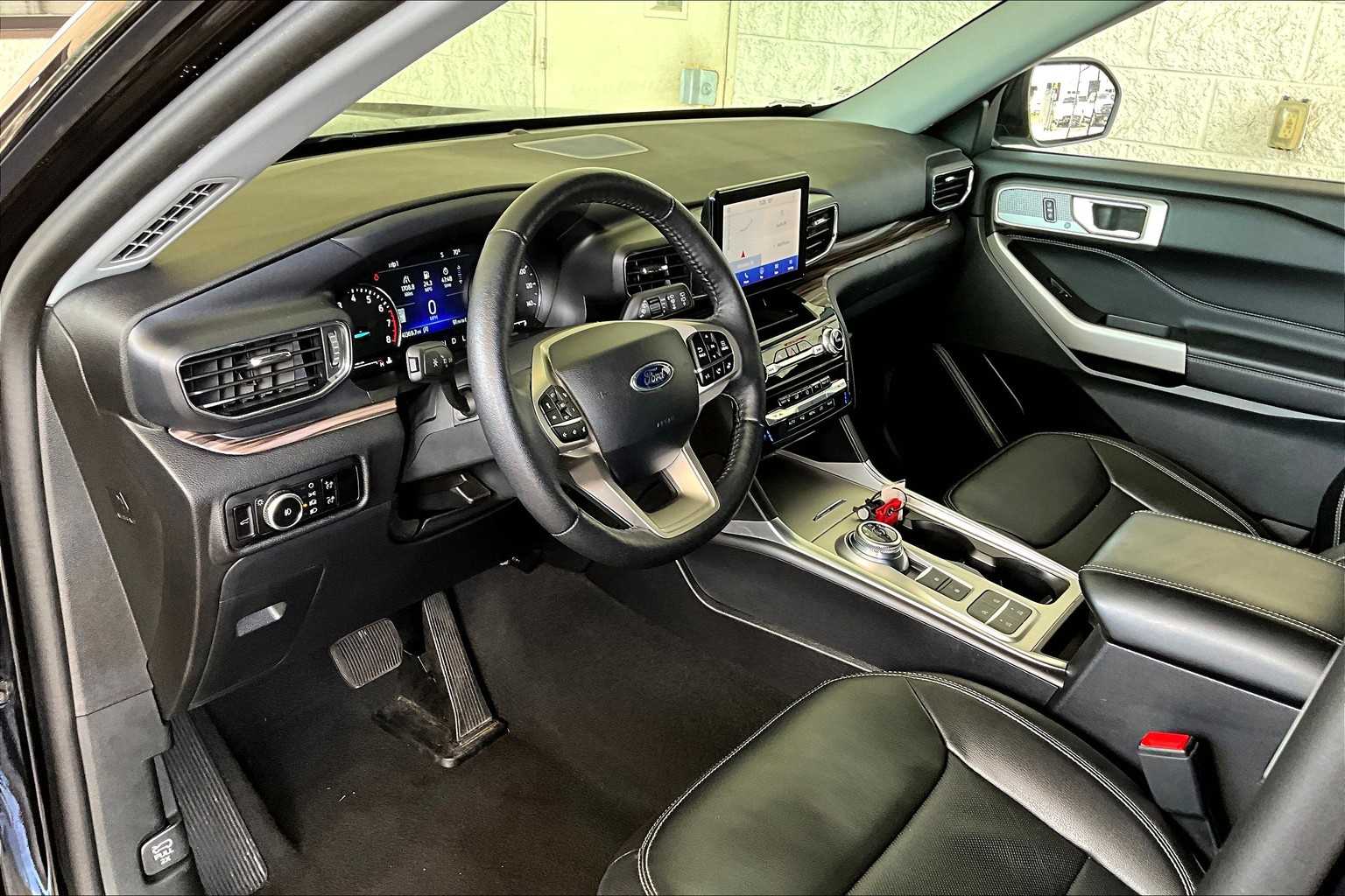 2024 Ford Explorer Limited photo 16