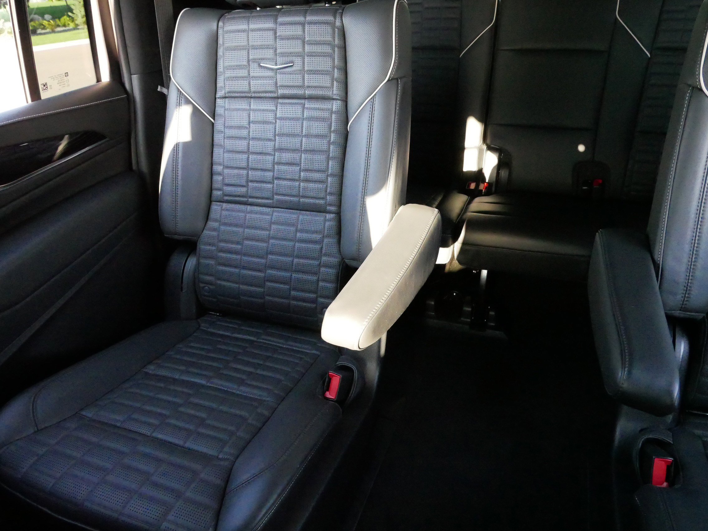 2023 Cadillac Escalade ESV V-Series photo 9