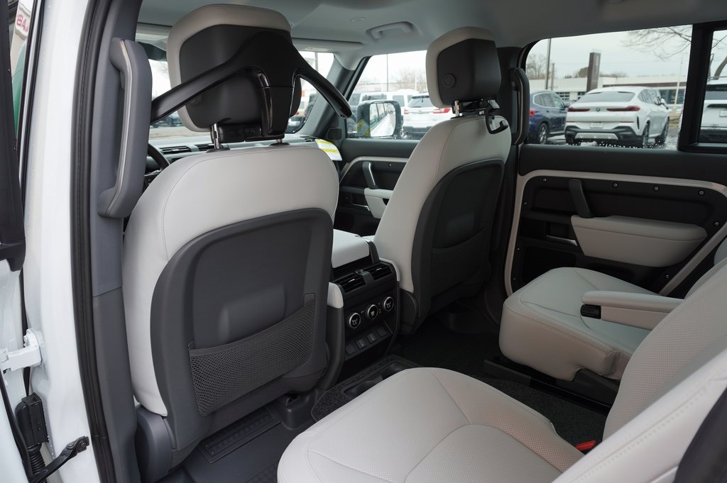 2026 LAND ROVER DEFENDER - Image 30
