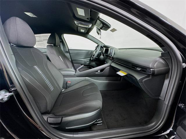 2025 Hyundai Elantra SEL Sport photo 31