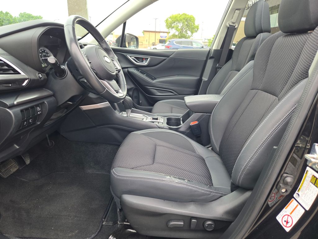 2019 Subaru Forester Premium photo 14
