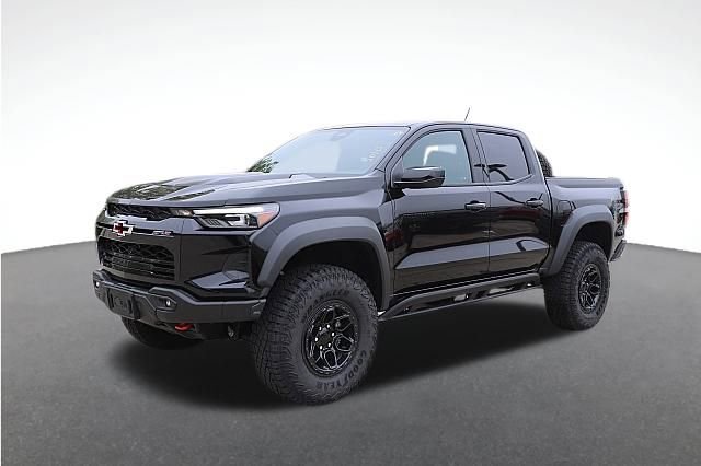 2024 Chevrolet Colorado ZR2 photo 2