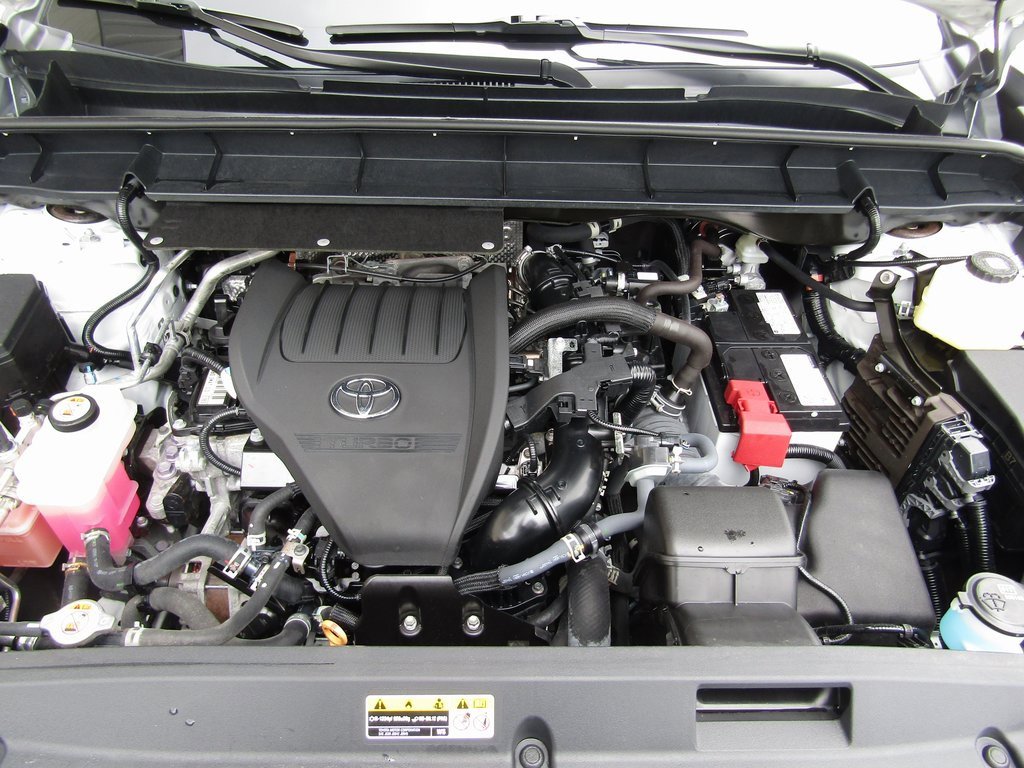2024 Toyota Highlander LE photo 24