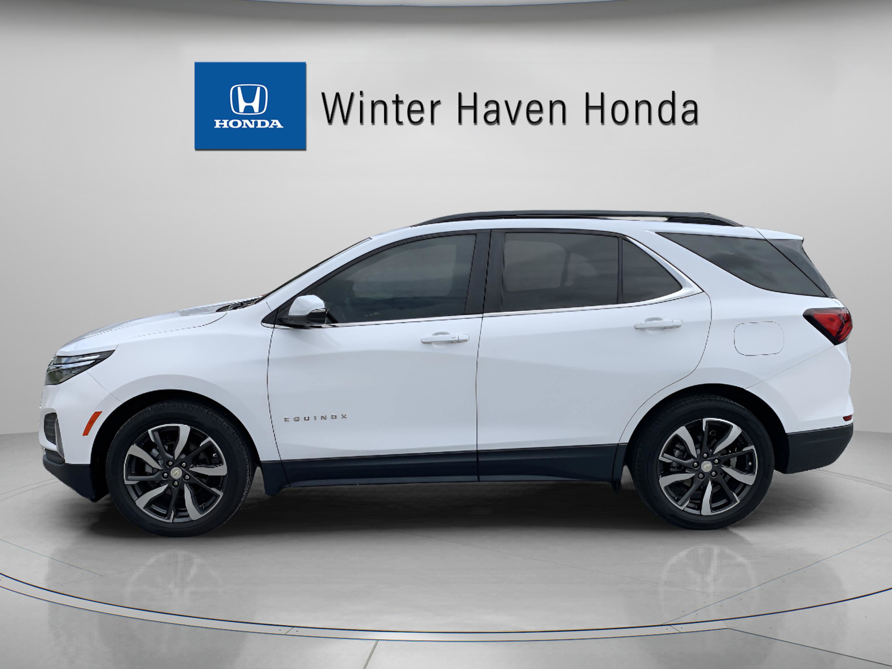 2022 Chevrolet Equinox LT photo 3