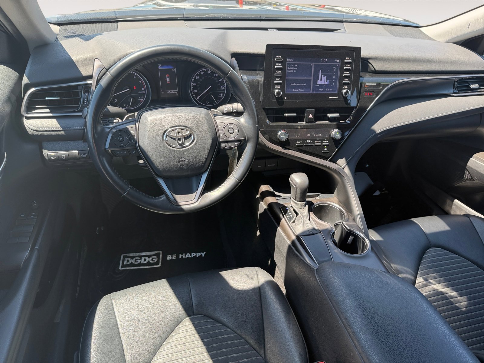 2021 Toyota Camry SE photo 15