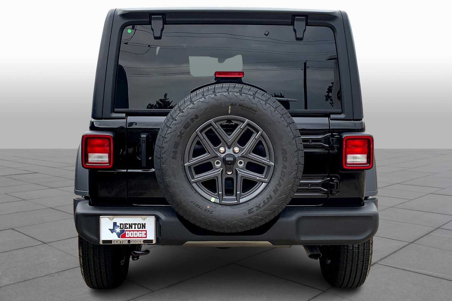 2025 Jeep Wrangler Sport S photo 4