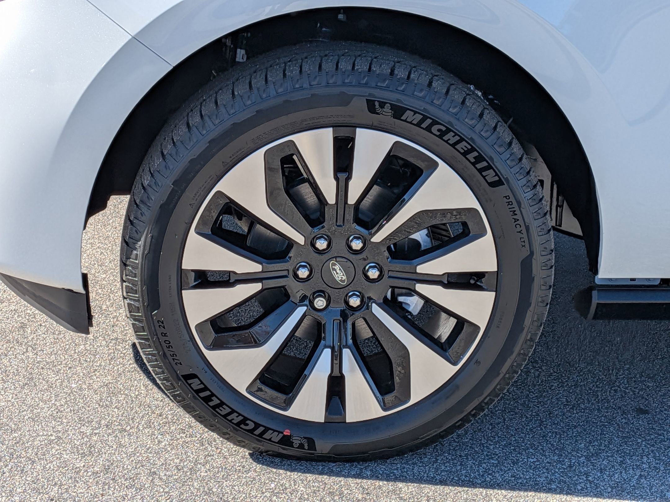 2025 Ford Expedition Platinum MAX photo 3