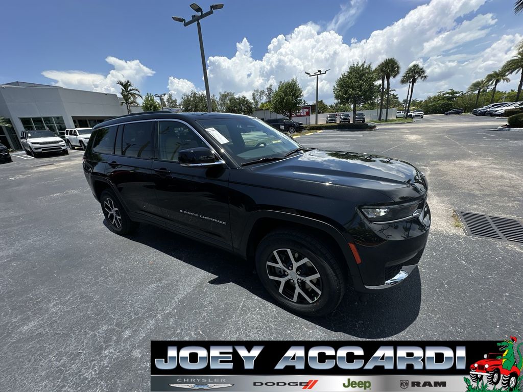 2025 Jeep Grand Cherokee Limited photo 2