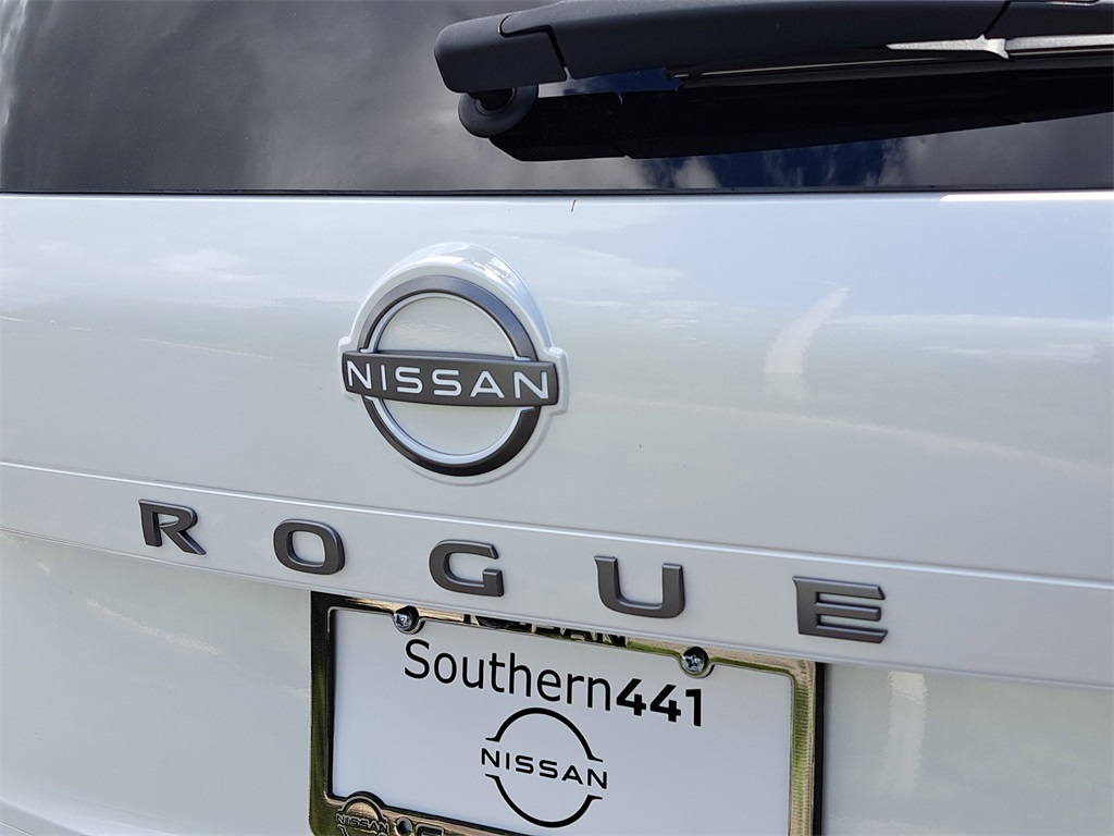 2026 Nissan Rogue SV photo 8