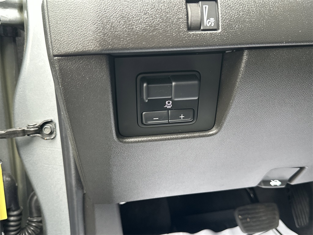 2024 GMC CANYON - Image 15