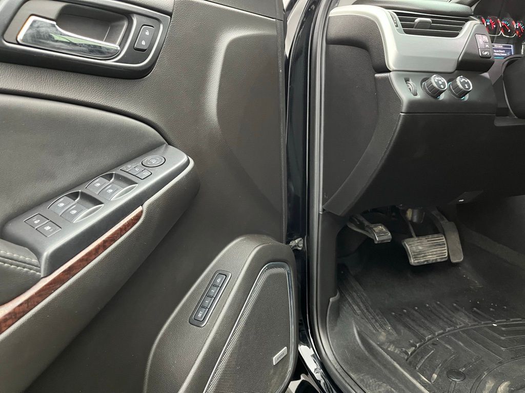 2017 Gmc Yukon SLT photo 28