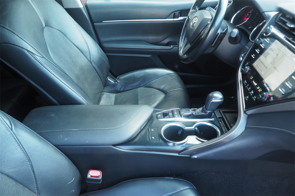 2019 Toyota Camry XSE photo 25