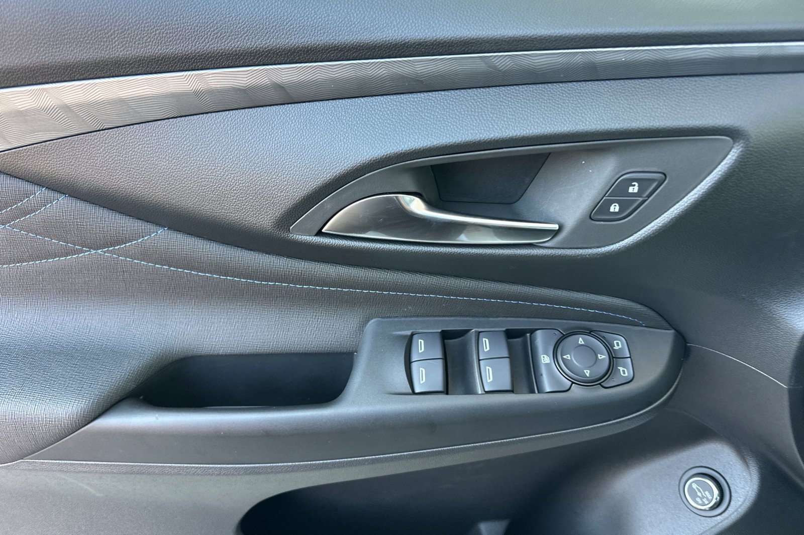 2025 Buick Envista ST photo 9