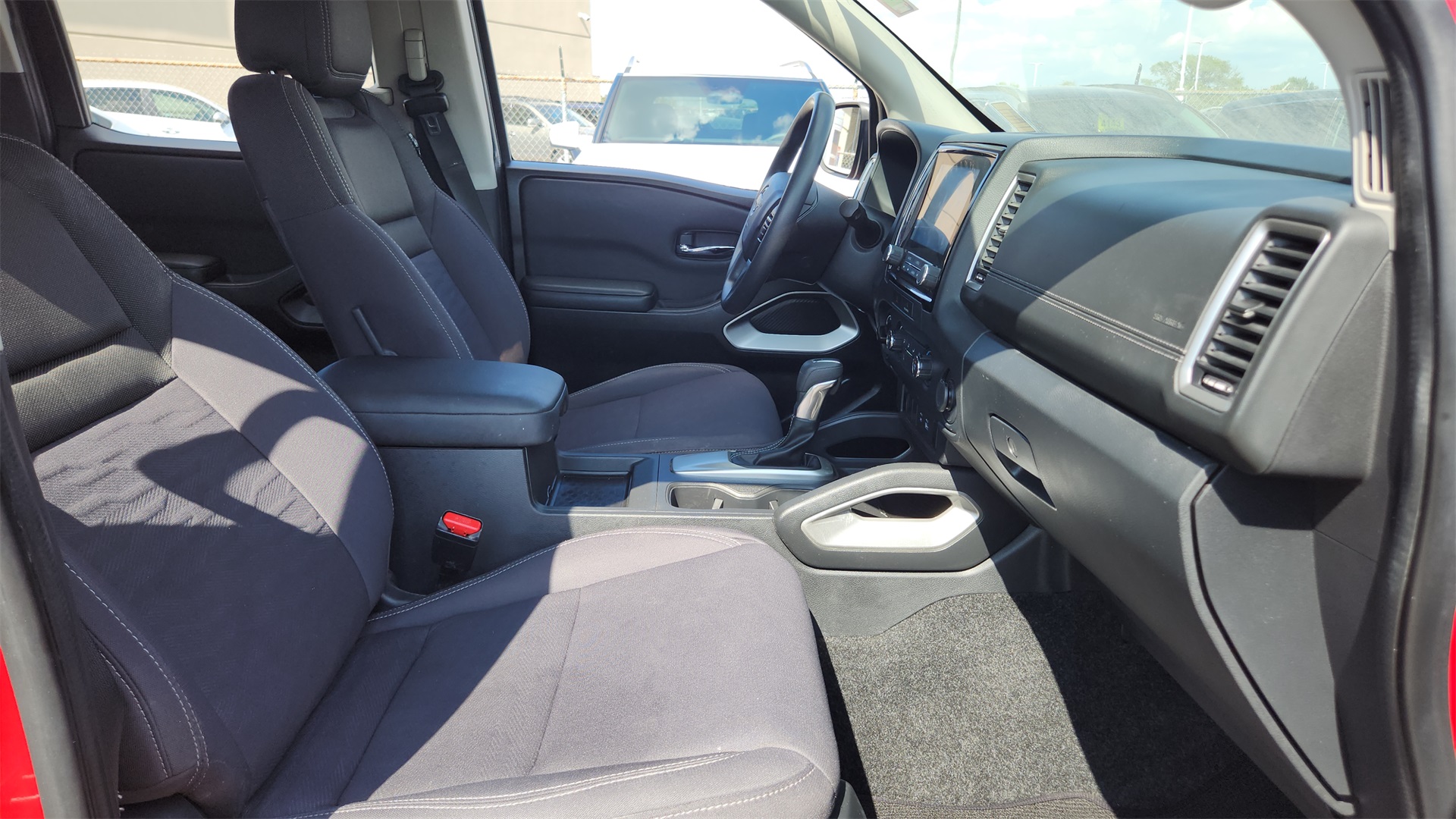 2022 Nissan Frontier SV photo 18