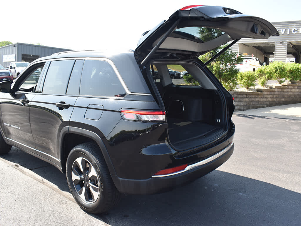 2023 Jeep Cherokee 4xe photo 27