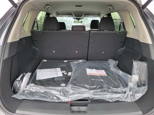 2026 Nissan Rogue SV photo 15