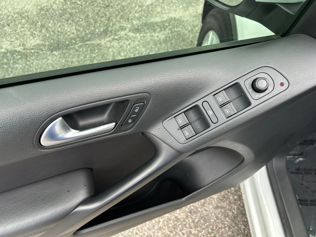 2017 Volkswagen Tiguan S photo 11