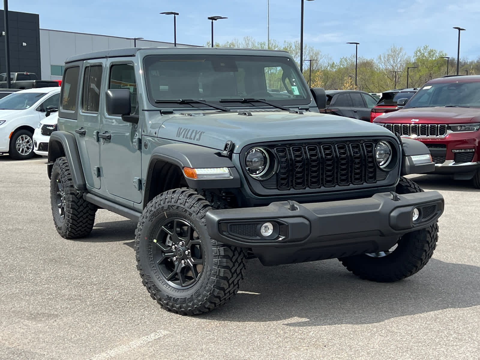 2025 Jeep Wrangler Willys photo 2