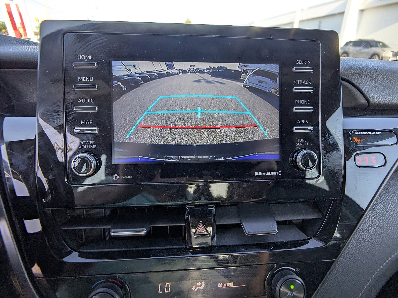2021 Toyota Camry SE photo 9