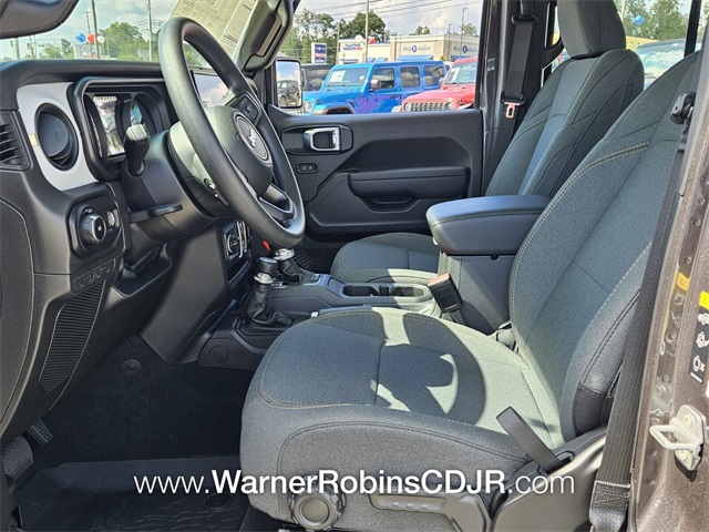 2025 Jeep Wrangler Sport photo 5