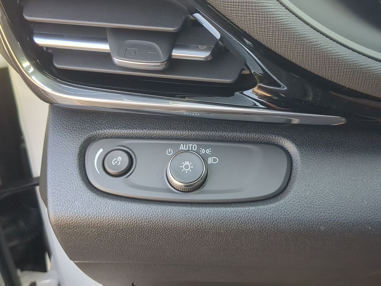 2025 Buick Envista Avenir photo 16