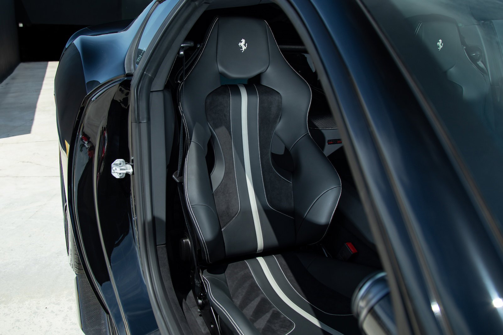 2024 Ferrari 812 Competizione photo 11
