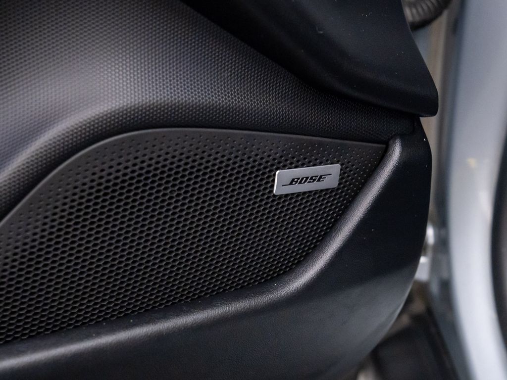 2021 Porsche Taycan Base photo 13