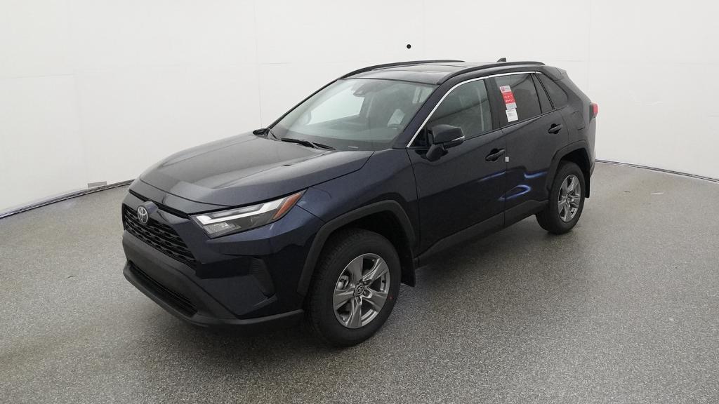 2025 Toyota RAV4 XLE's photo