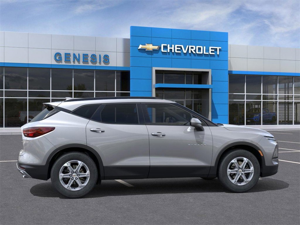 2025 Chevrolet Blazer 2LT photo 2