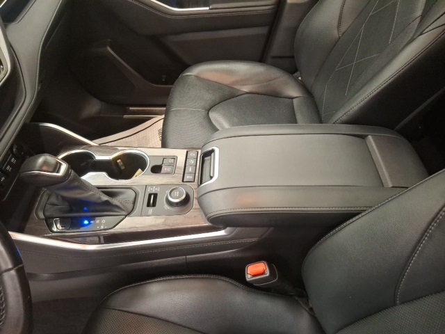 2020 Toyota Highlander Platinum photo 26