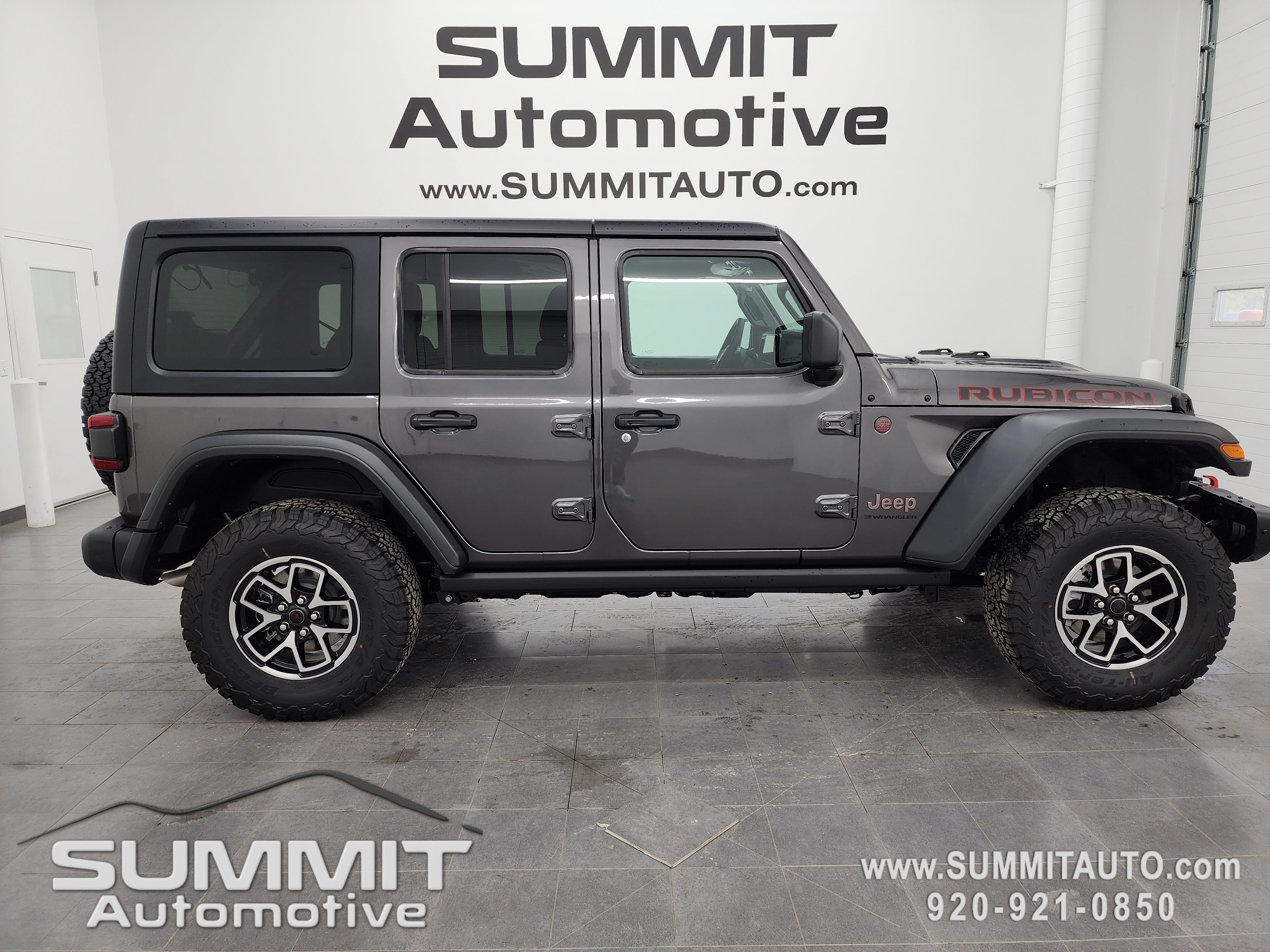 2025 Jeep Wrangler 4-Door Rubicon's photo