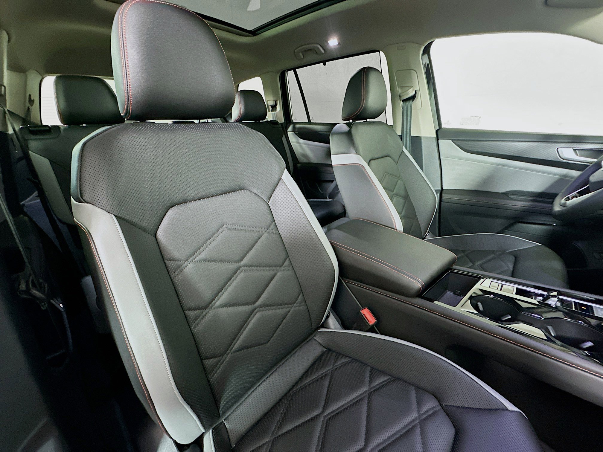 2025 Volkswagen Atlas Peak Edition SE Technology photo 27