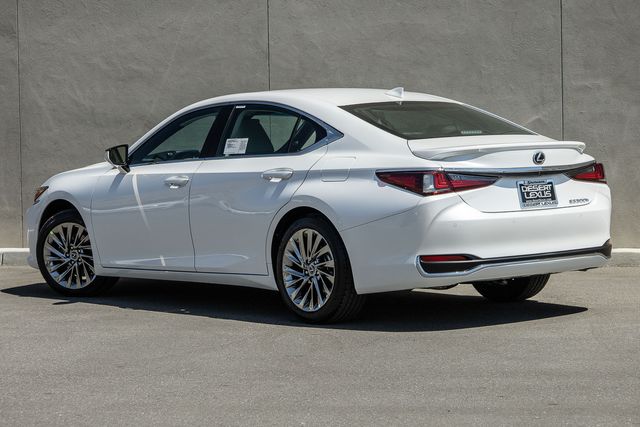 2025 Lexus ES 300h Luxury photo 3