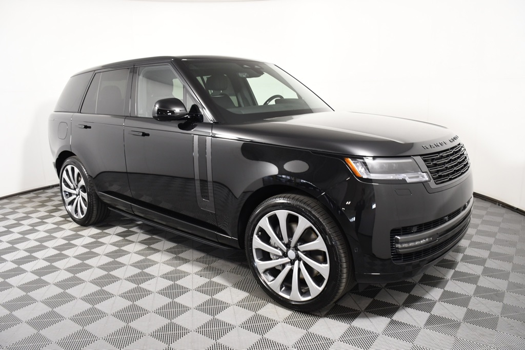 2025 Land Rover Range Rover SE photo 8